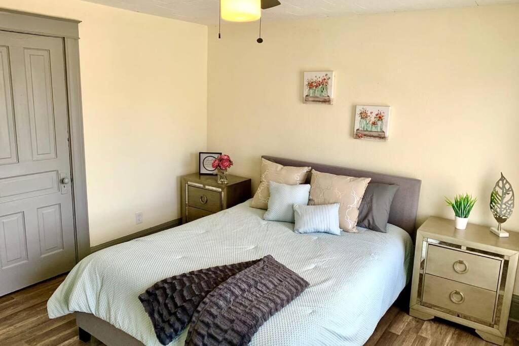 5Br Niagara Getaway Prime Location-Sleeps 10 Villa Niagara Falls Bagian luar foto